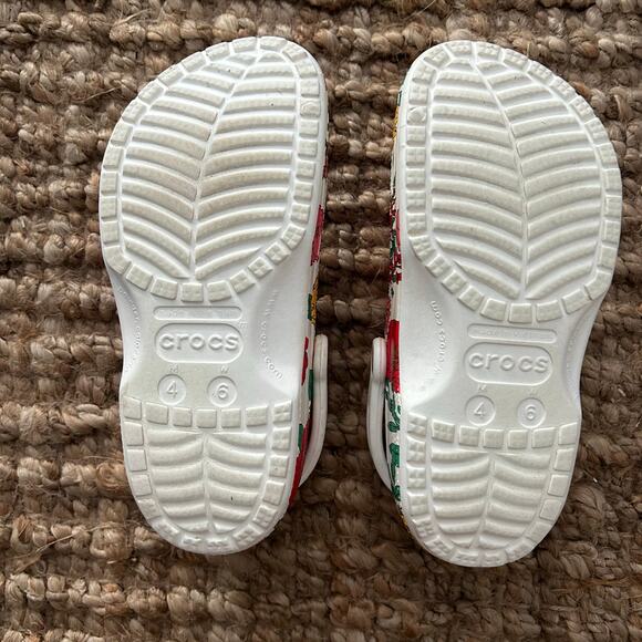 Crocs Classic Clogs Floral Print – Women’s Size 6 - Picture 7 of 12